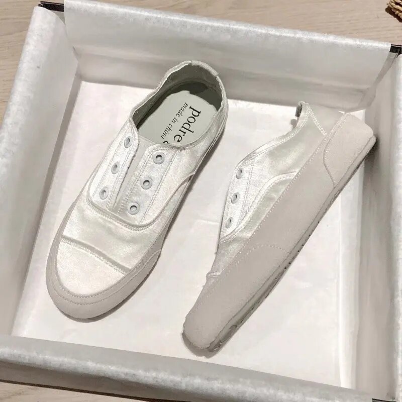 西班牙绸缎两穿一脚蹬小白鞋孕妇