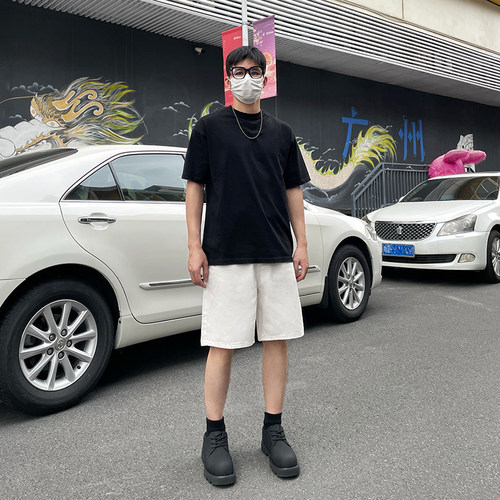 纯白色百搭阔腿牛仔短裤