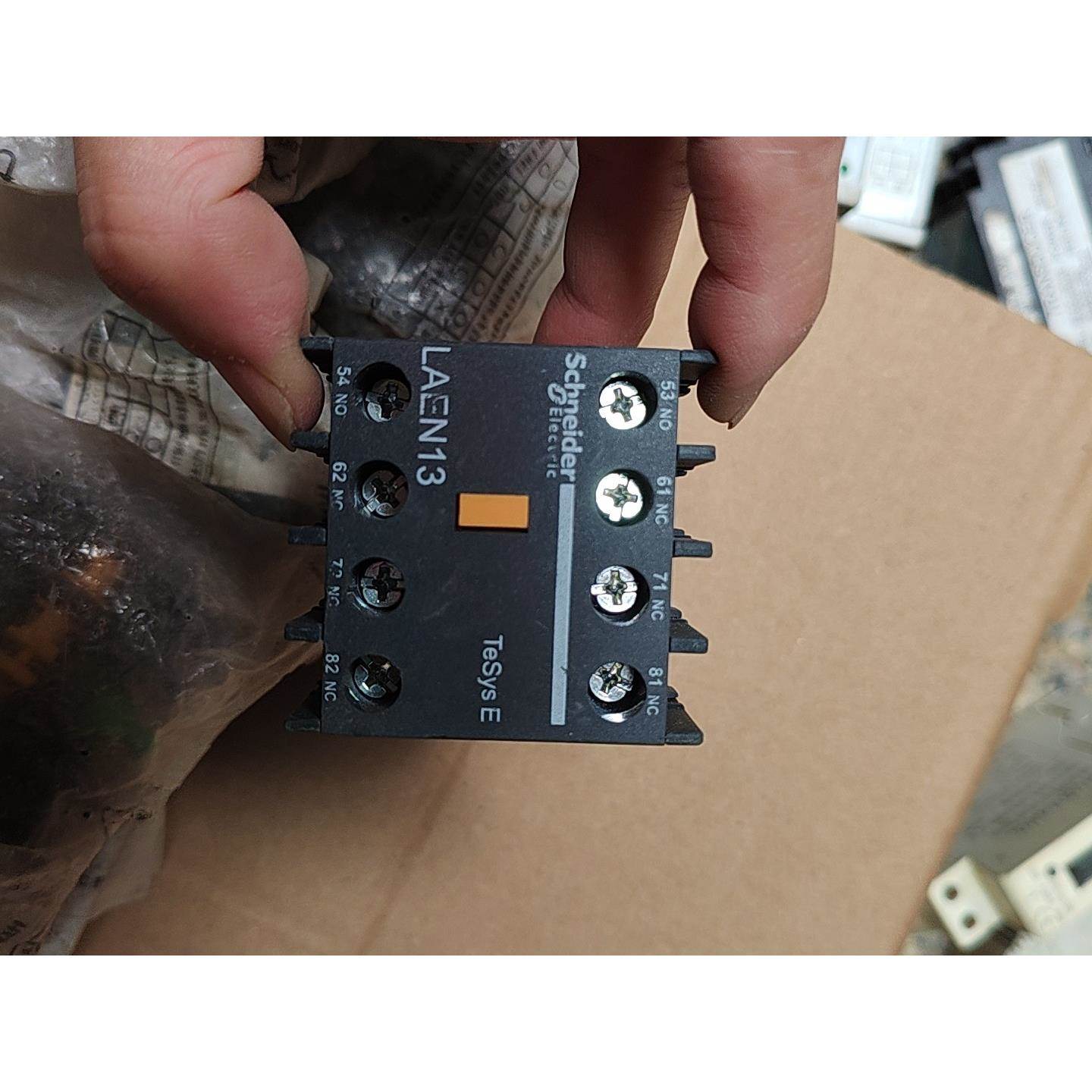 议价施耐德LAEN13辅助触头,TeSys E系列,有包装,包装