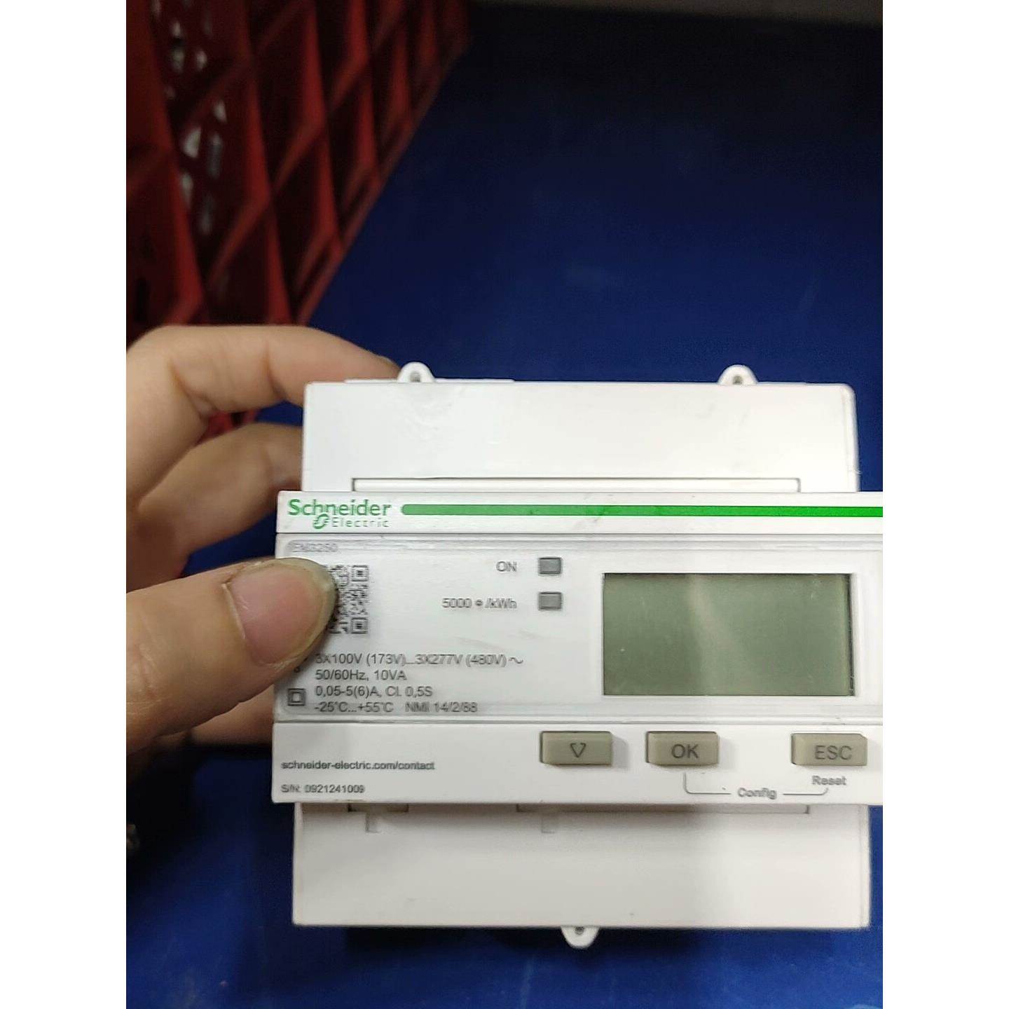 议价施耐德三相电能表iEM3250电能表电流电压功率表数显多功能