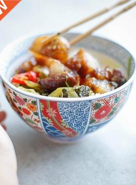 Pttern hnde Jpnese style rice noodle soup bowl sld