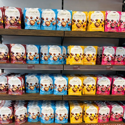 新货到法国LINDT瑞士莲夹心谷物爆米花麦丽素巧克力球黑巧牛奶