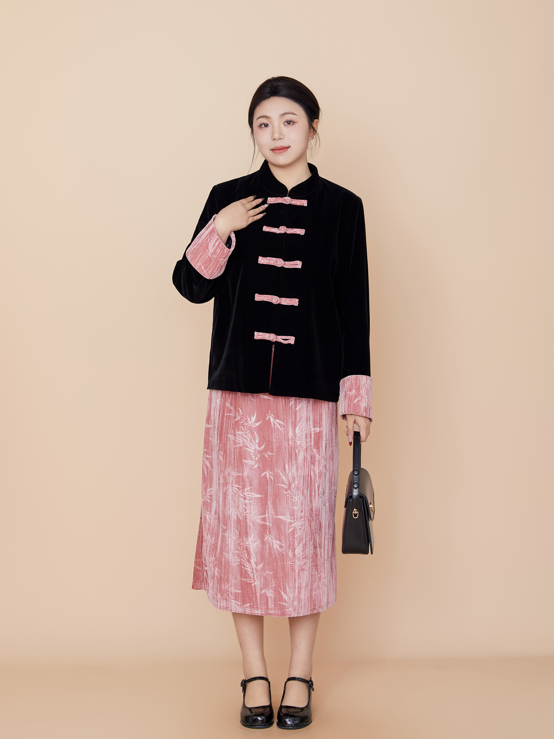 DM100微胖mm大码女装2024春季新款显瘦新中式丝绒上衣半身裙套装