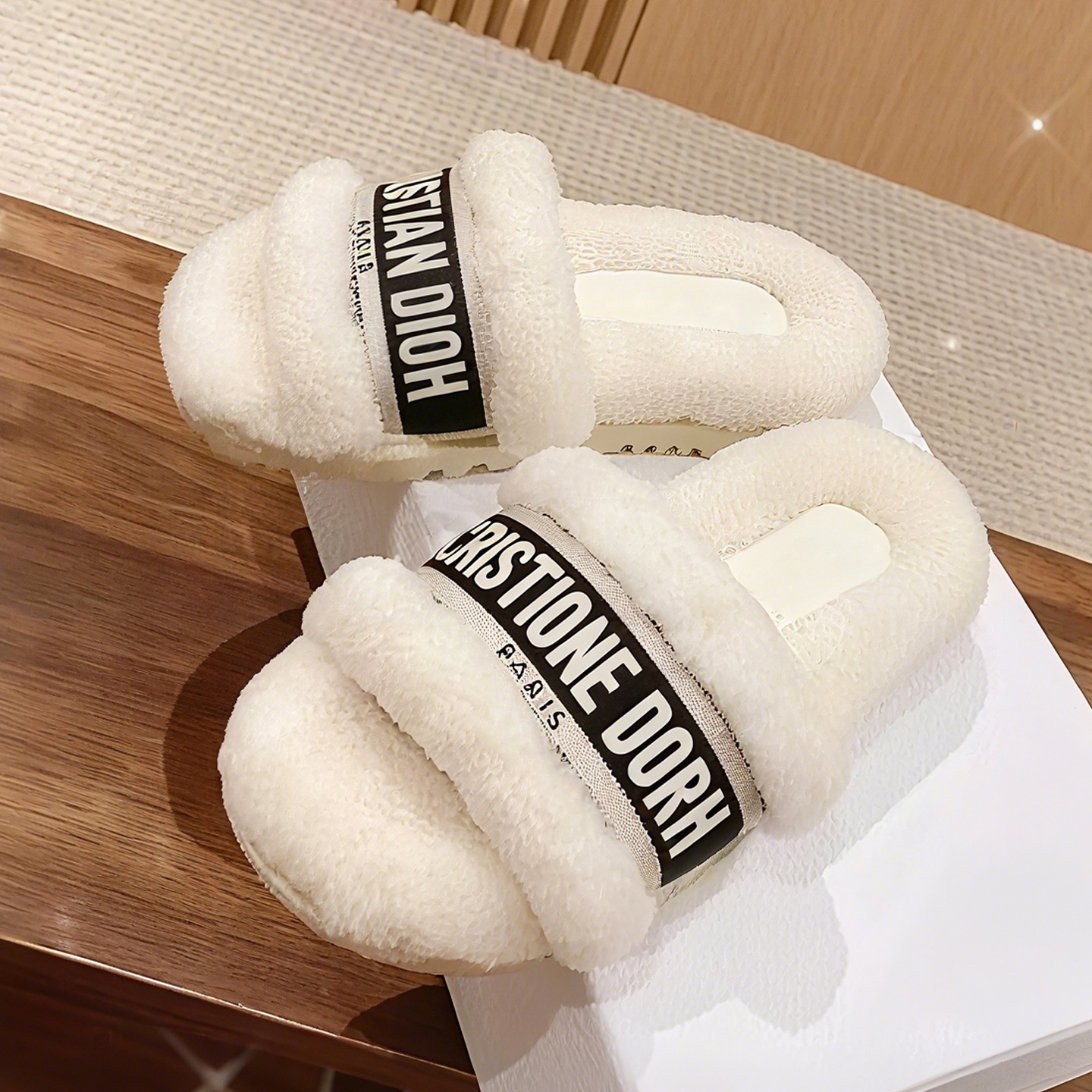 D家刺绣字母毛毛拖鞋女外穿