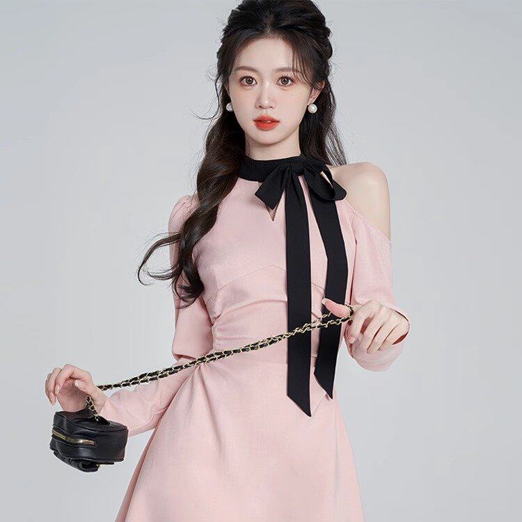 粉色连衣裙女早秋新款法式气质收腰显瘦小个子长挂脖袖露肩a字裙