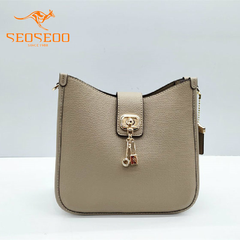 seoseoo/南奥九州袋鼠女包正品2024新款时尚纯色水桶包斜挎791795