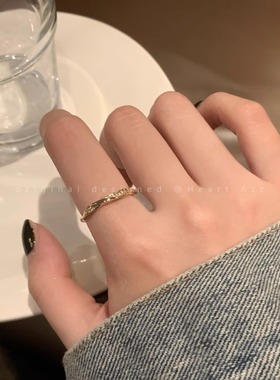 莫比乌斯轻奢锆石开口戒指女冷淡风素圈新款尾戒小众设计感食指戒