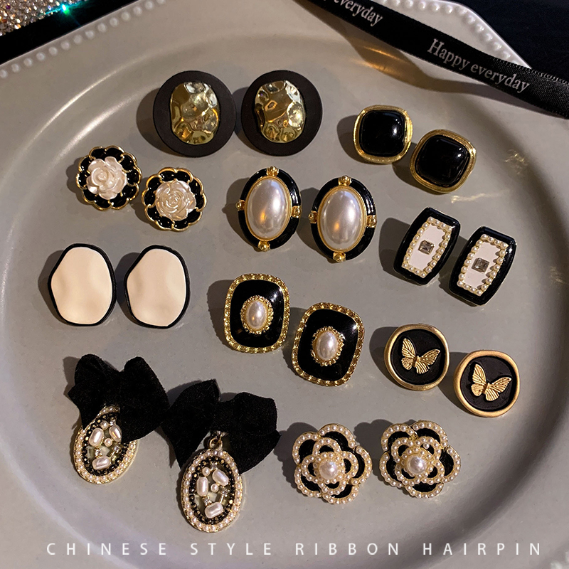 小香风名媛风耳钉女高级感黑色复古轻奢耳环气质网红精致小众耳饰