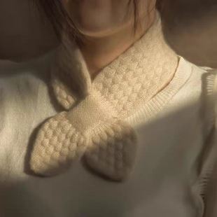 小七家粉丝必入～山羊绒提花护颈小领结围巾