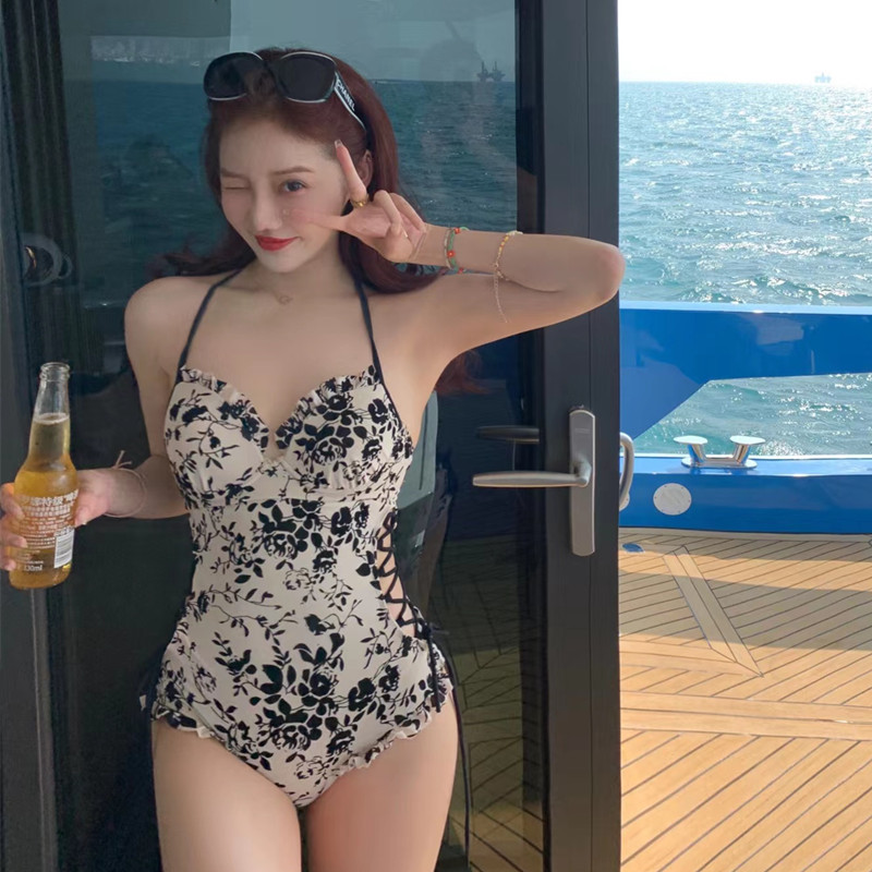 韩国2024新款立体印花温泉蕾丝气质绑带遮肚抽绳裙式连体泳衣女