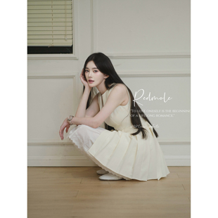 Redmole【黄鹂轻舞】80天丝|定染米尔顿黄|镂空刺绣收腰连衣裙