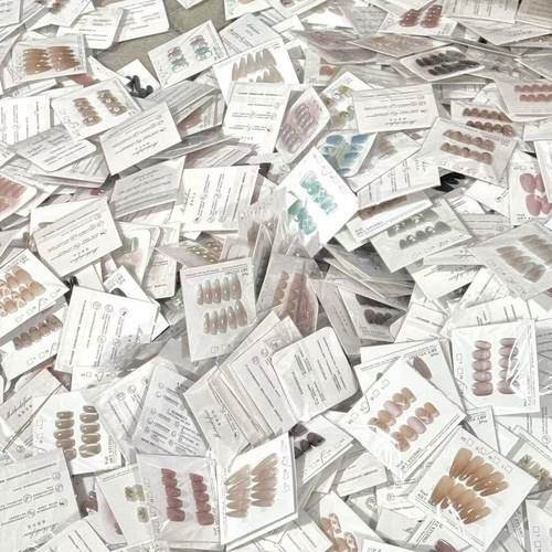 高级美甲穿戴甲批发摆地摊创业混批直播货源短款假指甲贴片学生