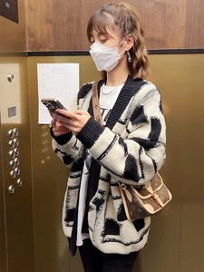 黑白撞色毛衣开衫外套女2023秋冬新款宽松休闲慵懒风外搭针织上衣