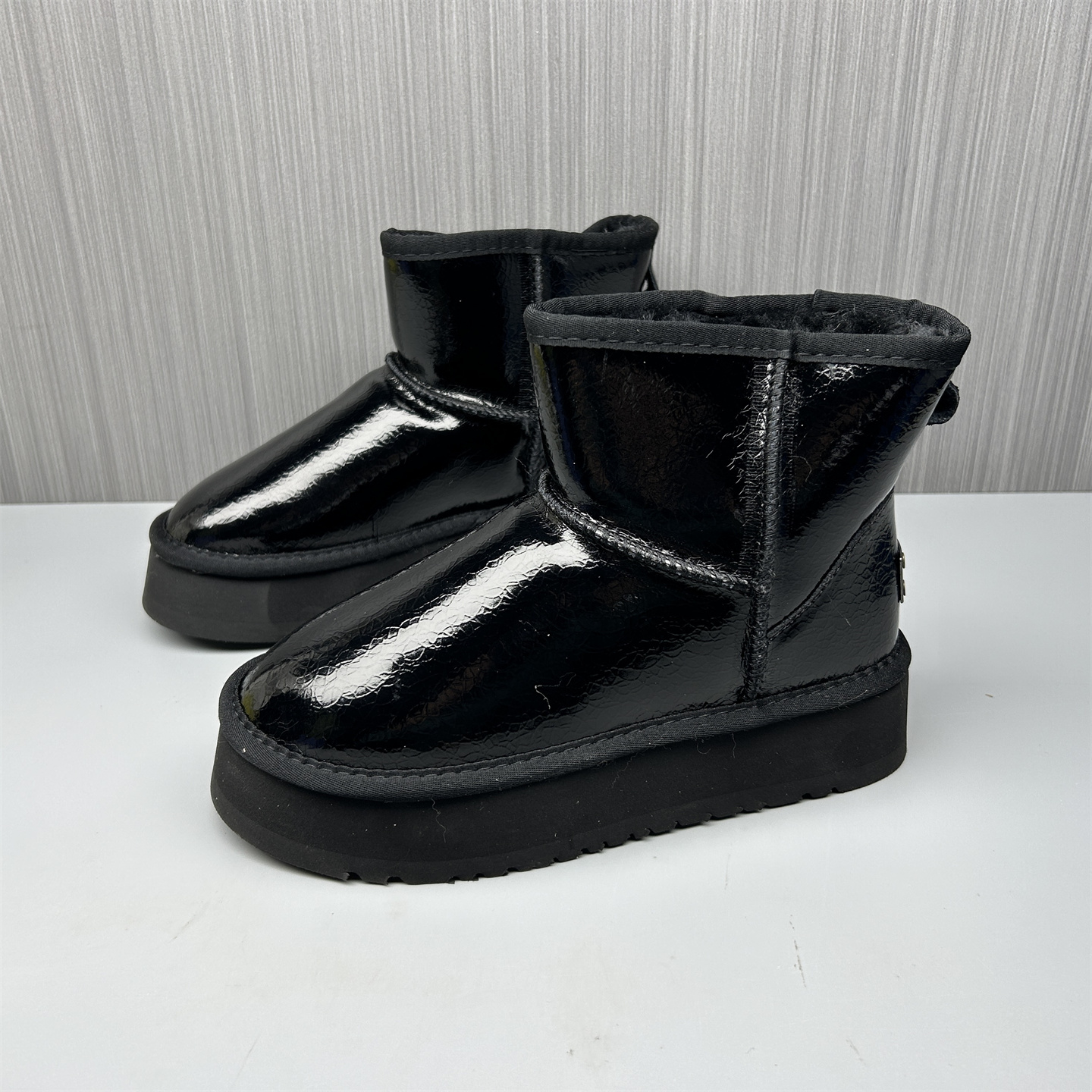 断码处理冬季加棉真皮雪地靴女圆头套筒保暖超轻款厚底保暖女靴子