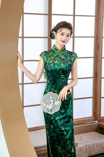 新青黛染新中式旗袍日常可穿26夏季高端素雅国风礼服绿色显瘦长裙