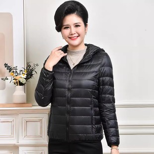 波斯豋官方旗舰店中老年加肥加大码轻薄羽绒服女短款200斤胖mm中