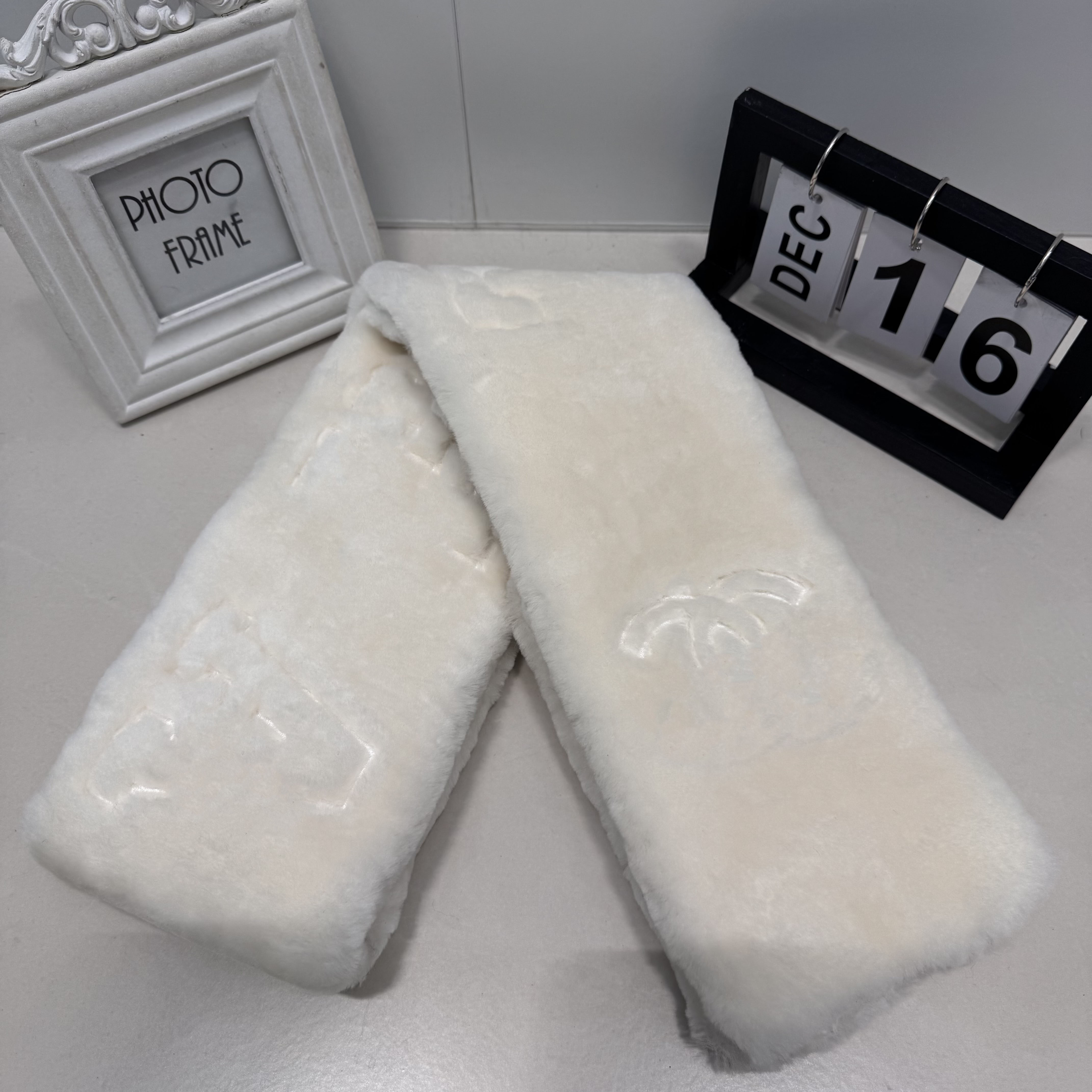 新款秋冬季羊毛保暖时尚纯色围巾