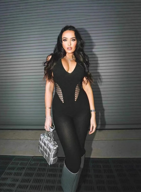 纯色性感镂空修身连体衣  Sexy cut-out figure-hugging jumpsuit