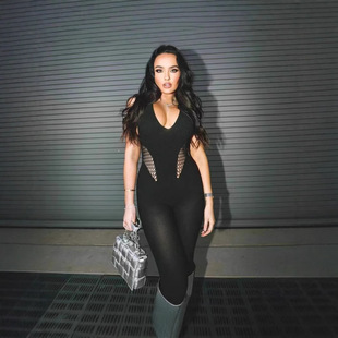 纯色性感镂空修身连体衣  Sexy cut-out figure-hugging jumpsuit