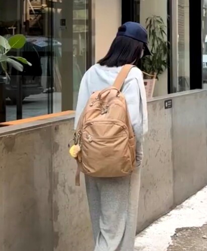 新款箱猴子包大中小双肩背包旅行休闲男女电脑书包妈咪首尔SEOUL