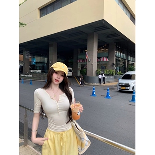 无名女装蓝色亨利领中袖t恤女夏季韩系收腰修身显瘦气质纯欲性感