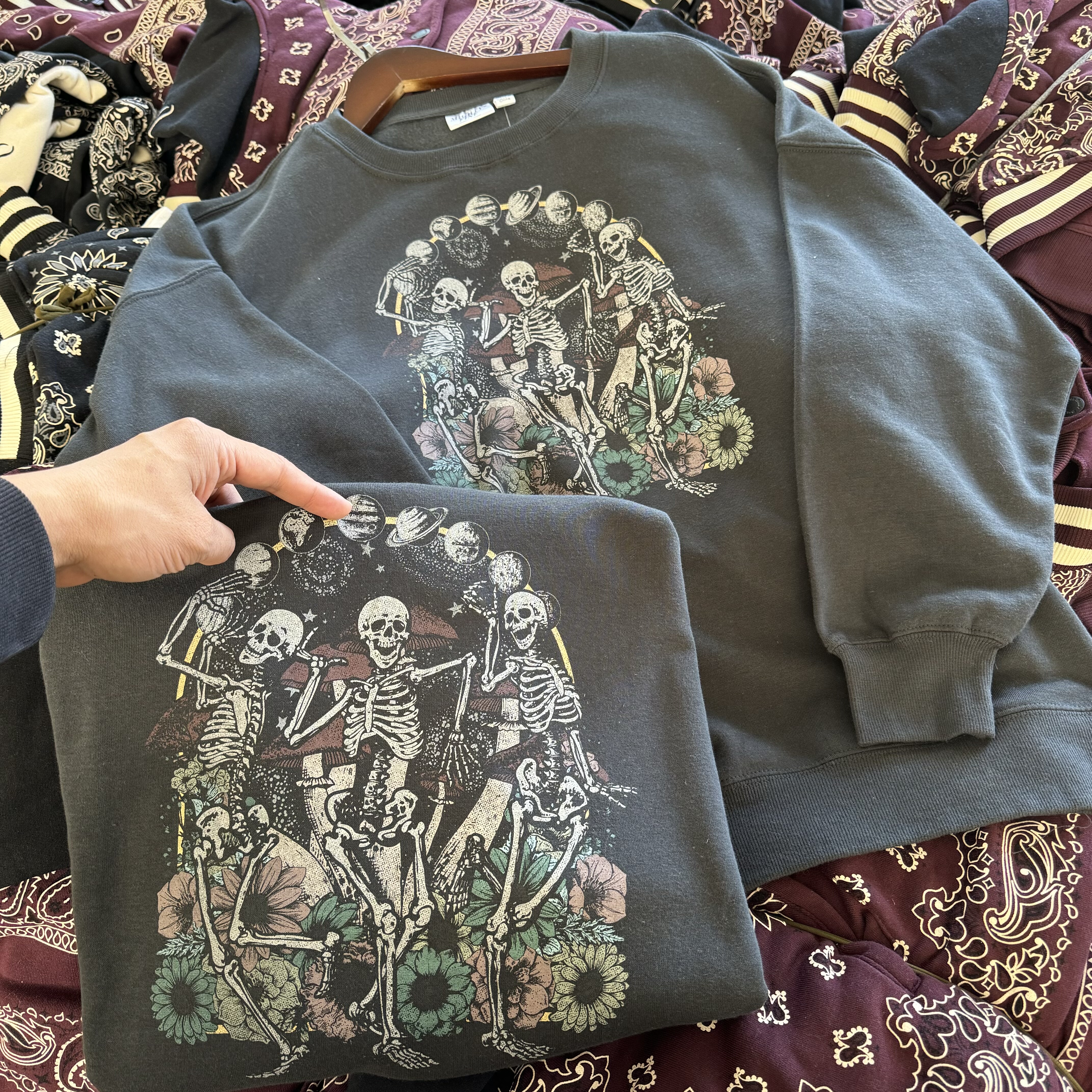 慵懒风 骷髅亚文化套头衫美式复古圆领秋冬薄绒男女卫衣宽短版743