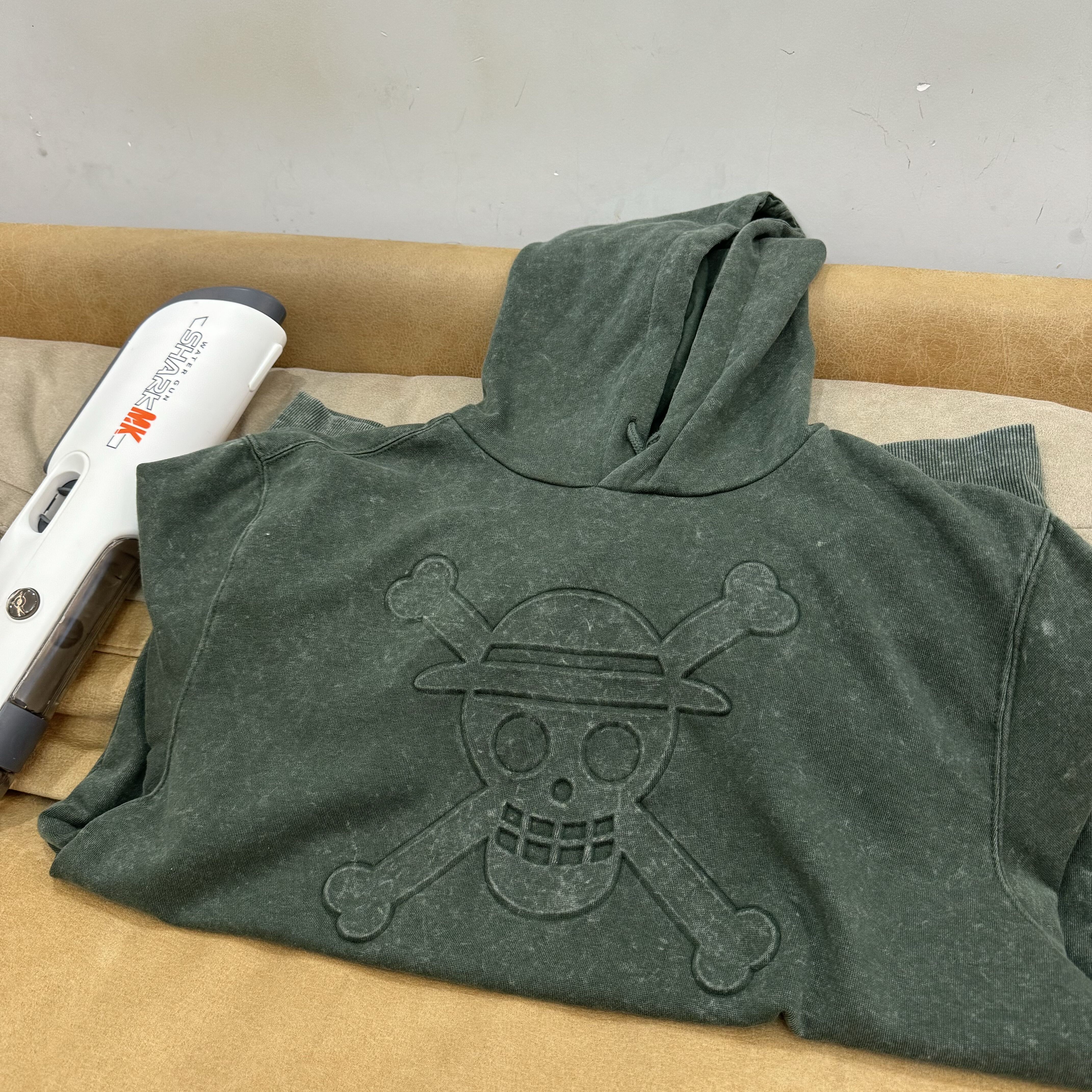 外贸单 水洗做旧 海贼草帽团标 立体印花连帽卫衣薄绒男女秋冬849