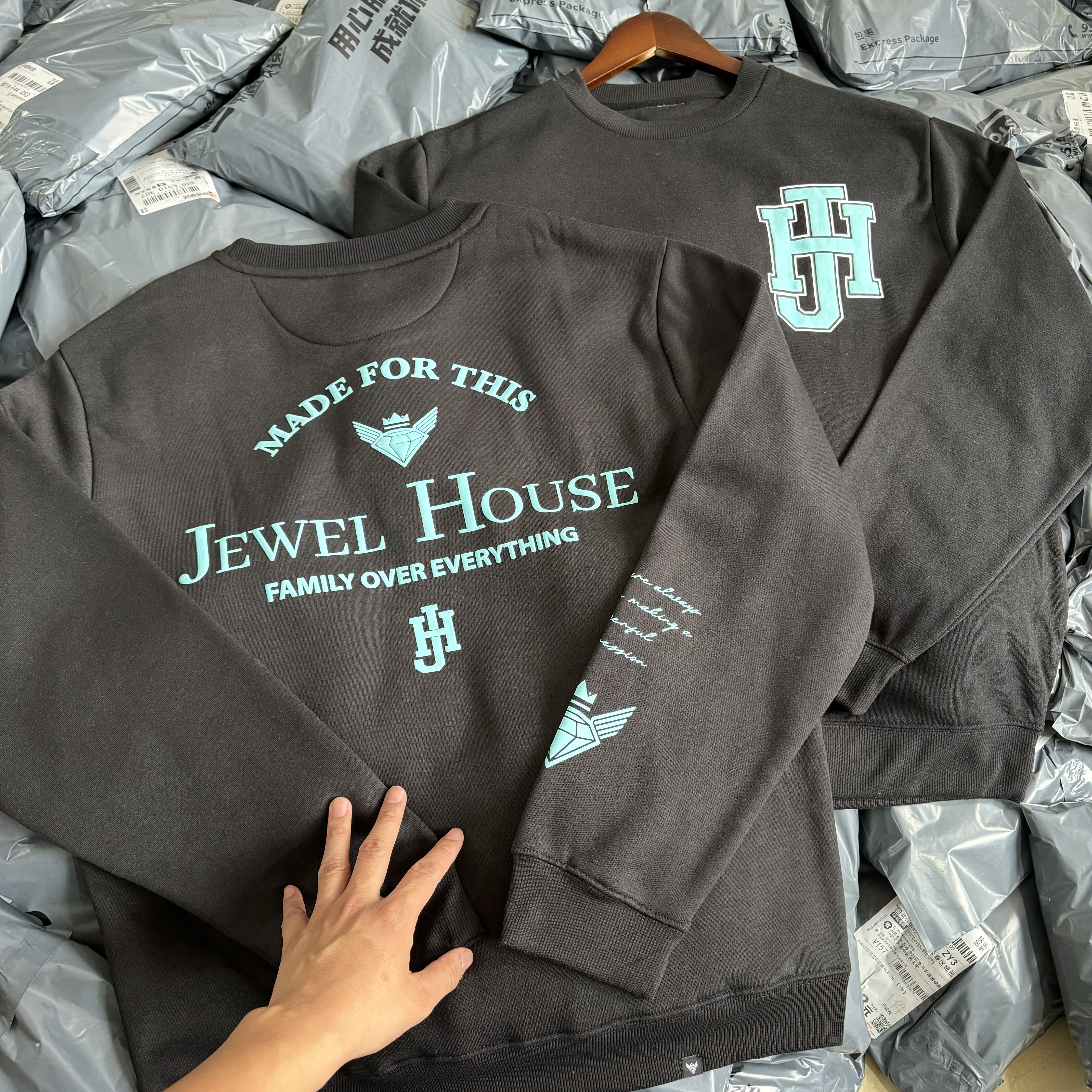 出口单 Jewel Hose美式复古简约圆领涤纶卫衣男女薄绒秋冬休闲679