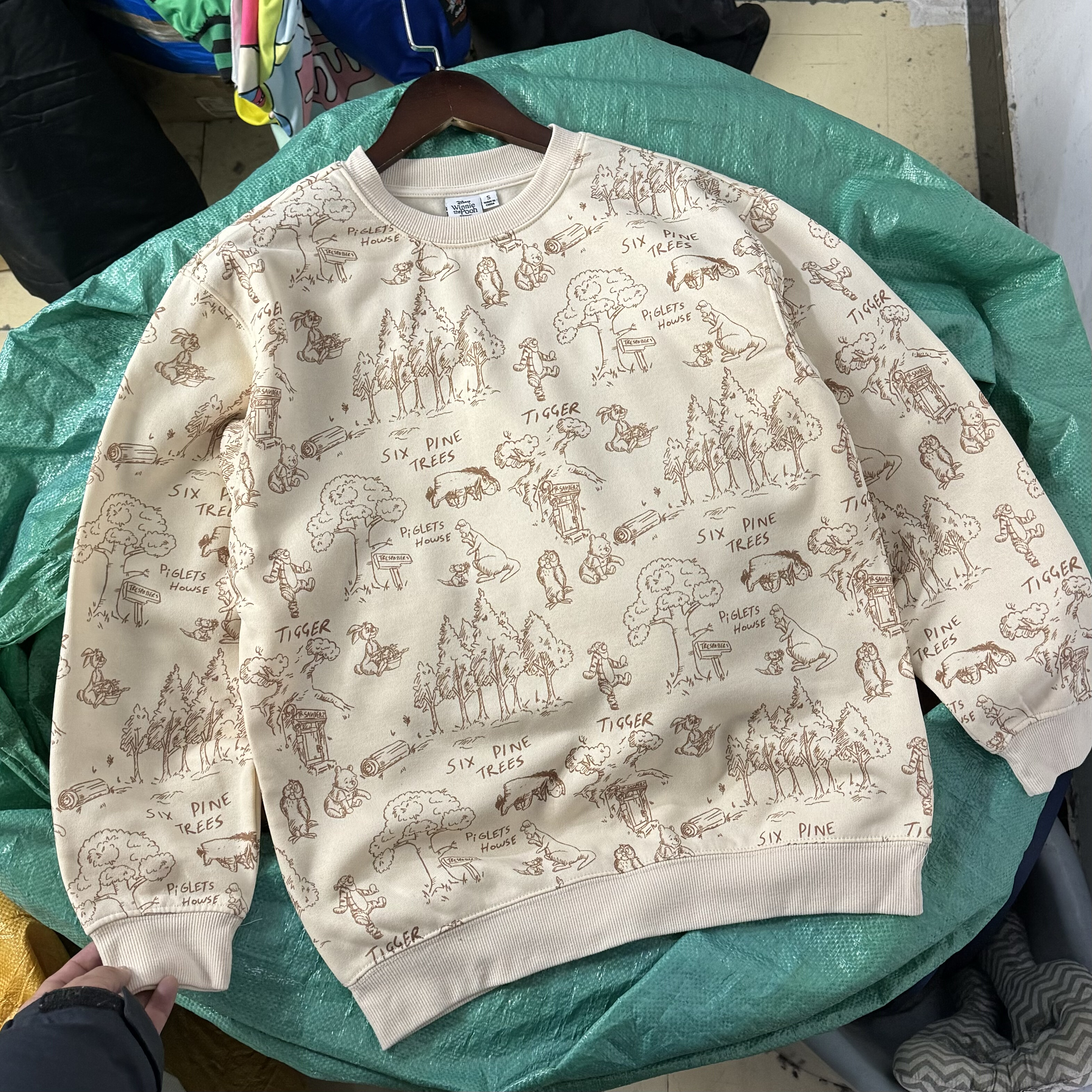 维尼熊跳跳虎 乐园版 慵懒风美式复古 圆领卫衣 男女短款薄绒满印,男装,卫衣,淘宝优惠券,粉丝福利购,淘宝优惠卷