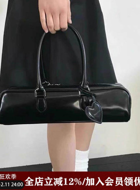 野啵妮 韩国小众weare爱心定制漆皮复古法棍包牛皮新手提女腋下包