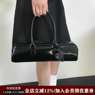 野啵妮 韩国小众weare爱心定制漆皮复古法棍包牛皮新手提女腋下包