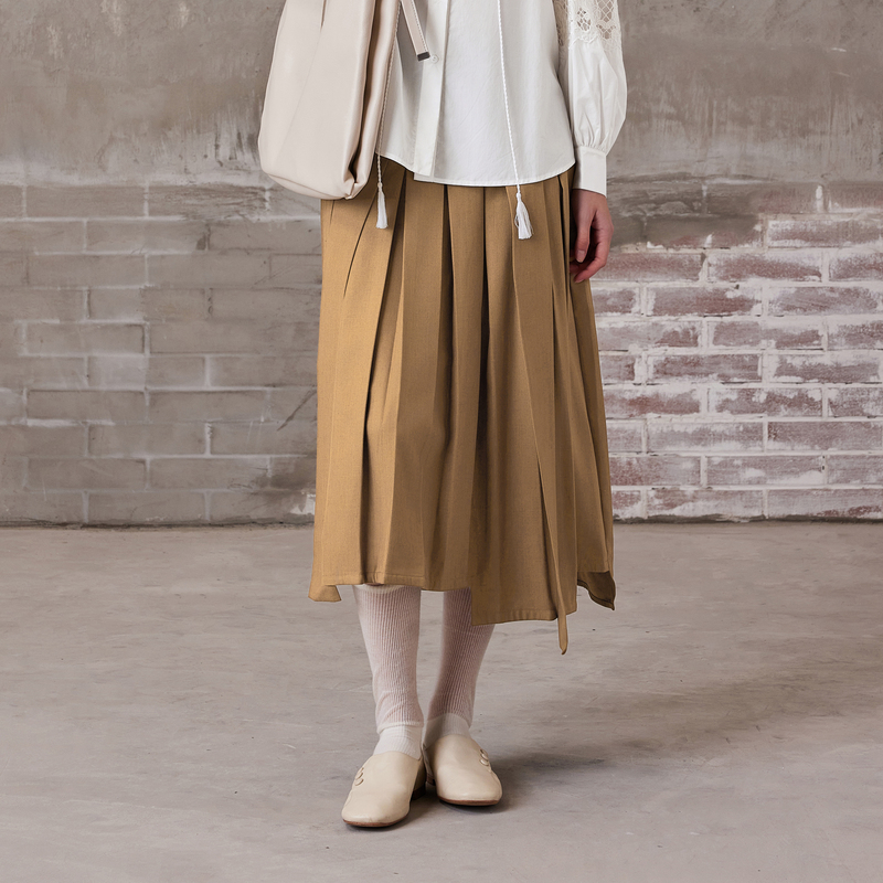 MSLAN学院风压褶不规则半身裙