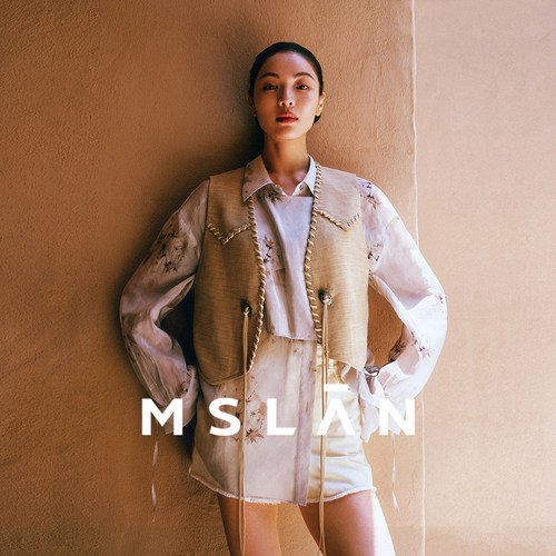 明星同款/MSLAN25秋 淡人风宽松落肩袖雾面提花长袖衬衫MGCN068