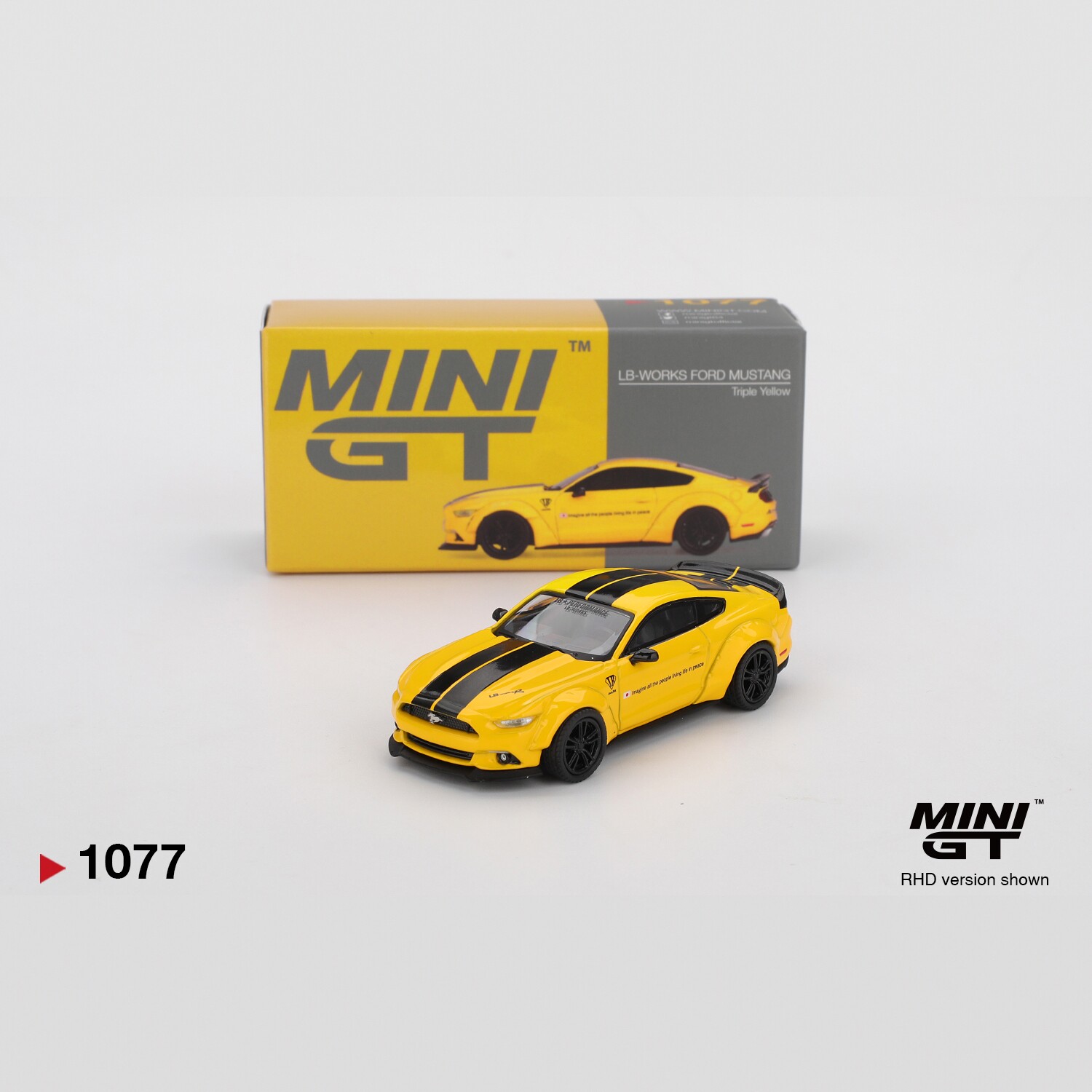 MINIGT1077福特野马LB黄64合金车