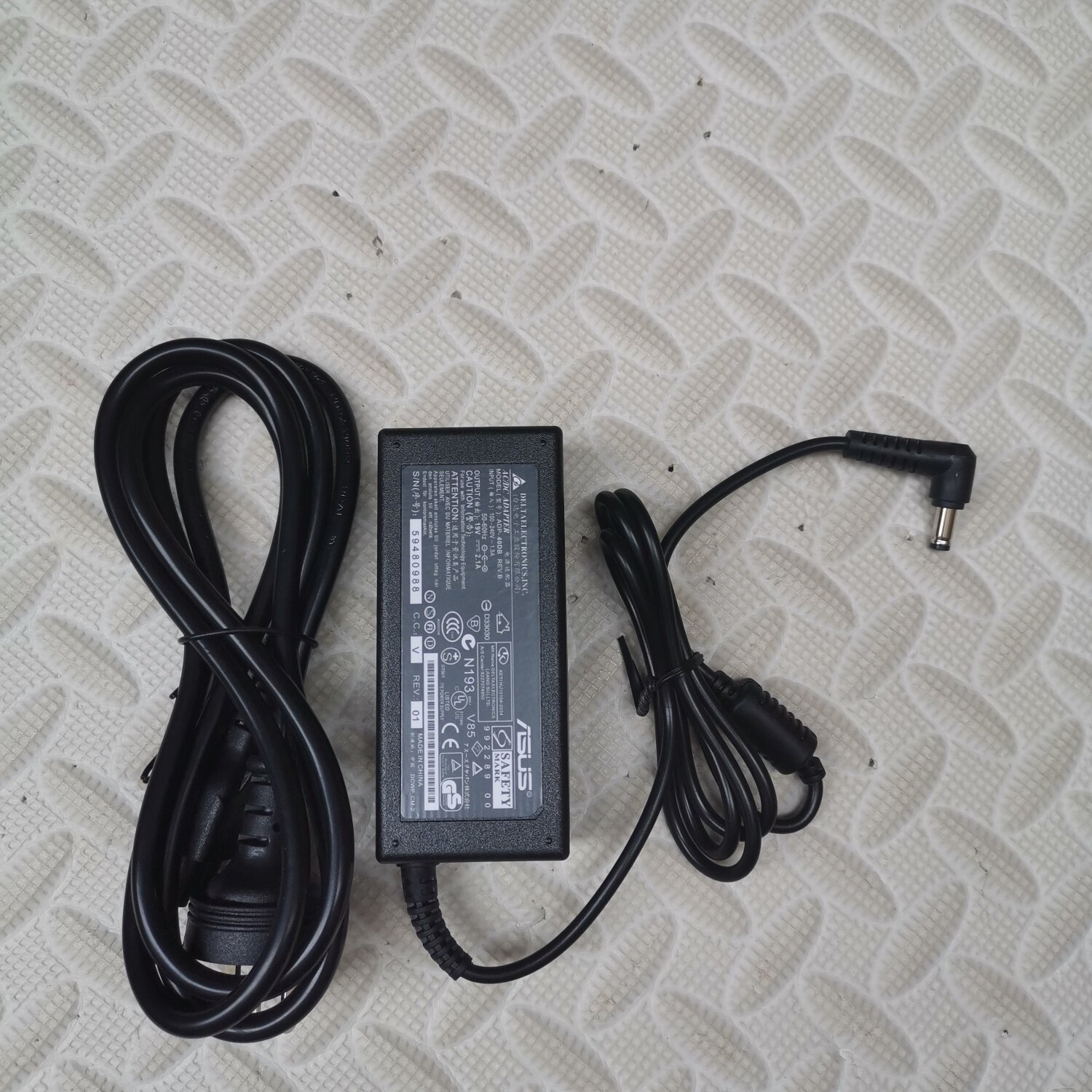 华硕19V2.1A LCD液晶显示器电源适配器MS246H MS202D ML239H