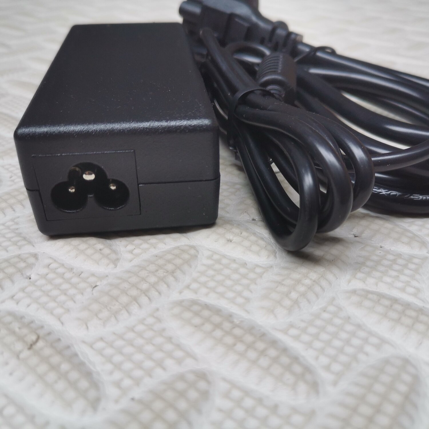 戴尔19.5V3.34A 65W 小口带针笔记通用本电源适配变压器充电器线