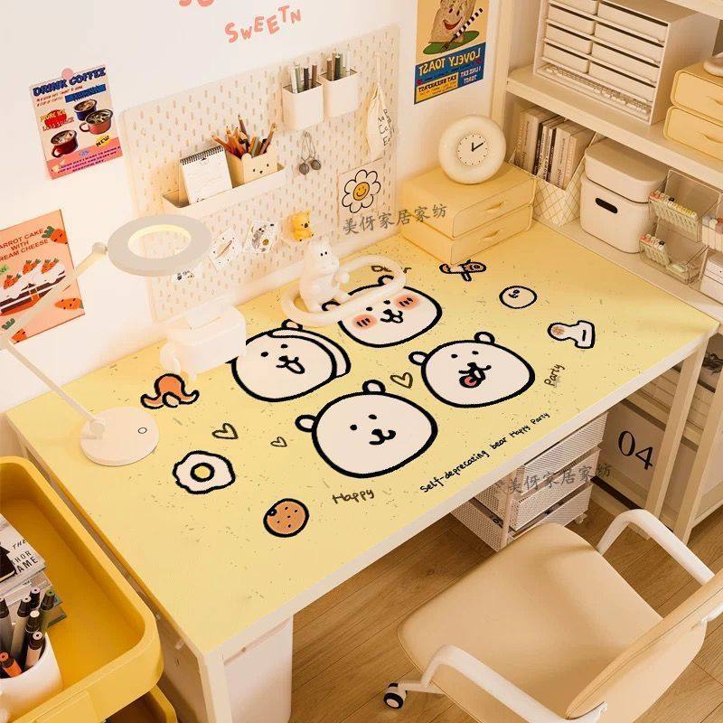 自嘲熊卡通防水一抹净PVC桌垫免洗办公室桌面垫床头柜寝室桌垫
