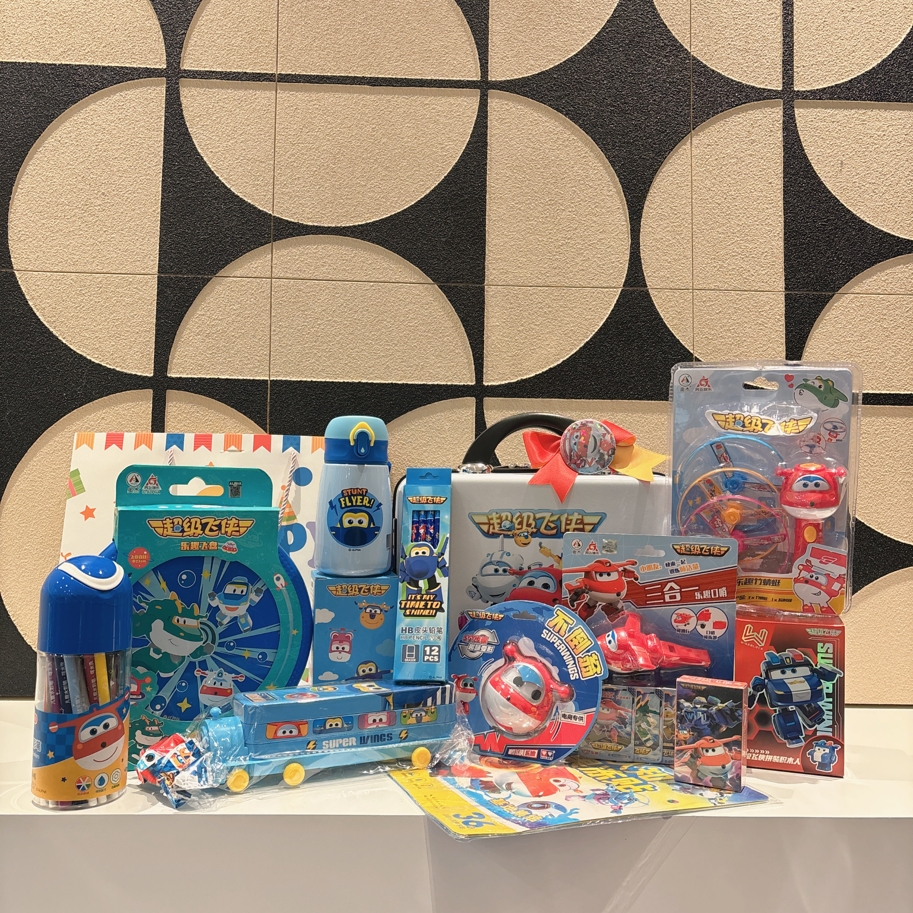 超级飞侠儿童生日主题玩具儿童节礼品开学礼品小学生礼幼儿园礼品