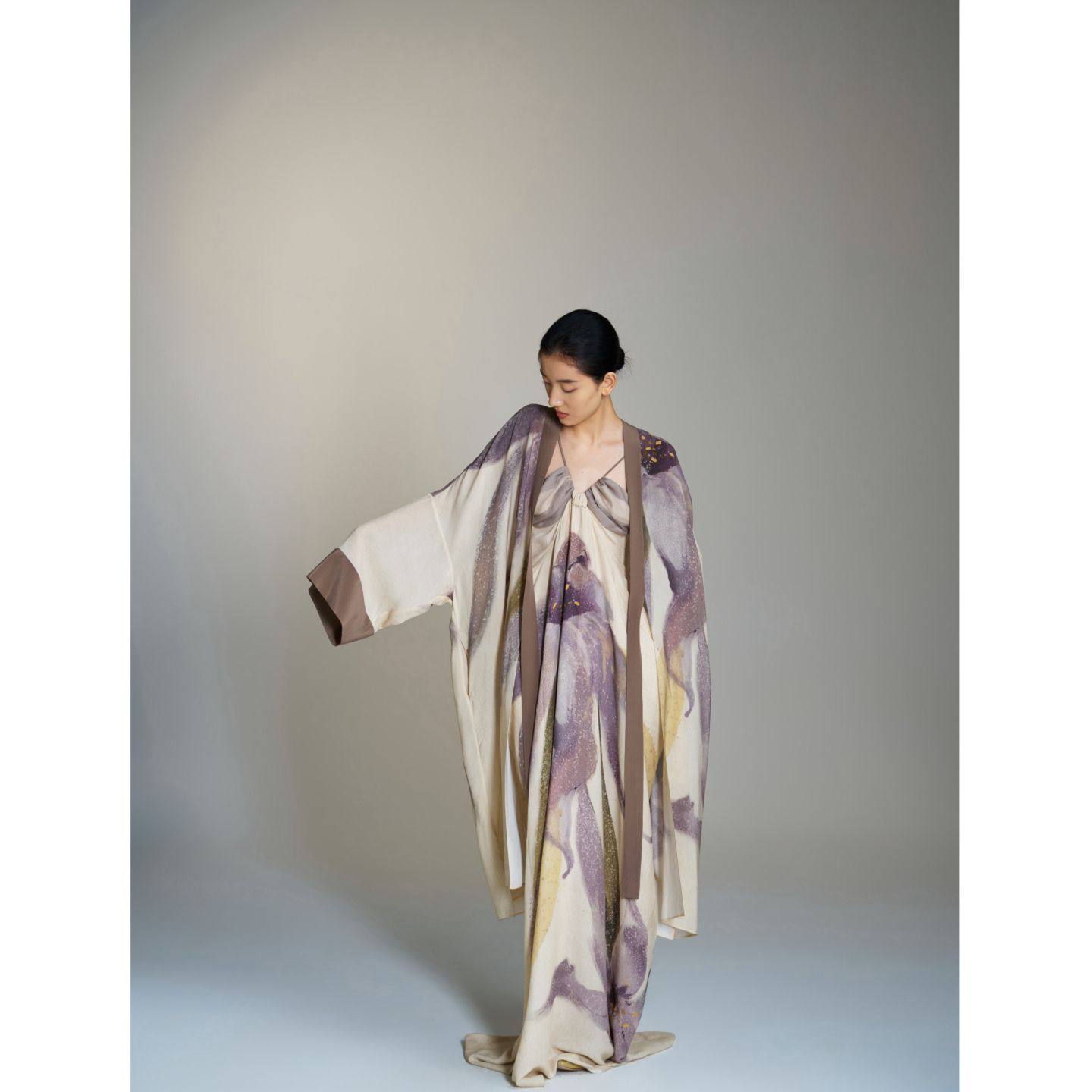 CASTING无隅｜YANGKEHAN 26SS 霜紫翠雀飘逸长袍,女装/女士精品,真丝上装,淘宝优惠券,粉丝福利购,淘宝优惠卷