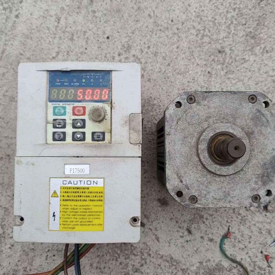 普船变频器PI7500 1R5G32 1.5议价 也可为维修！！