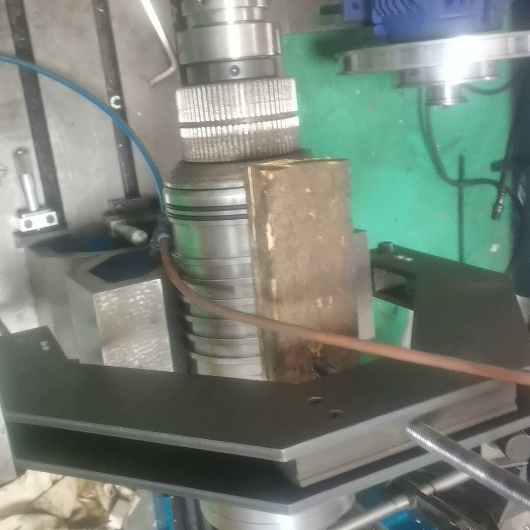 BT40-8000转建椿主轴 刚换议价 也可为维修！！