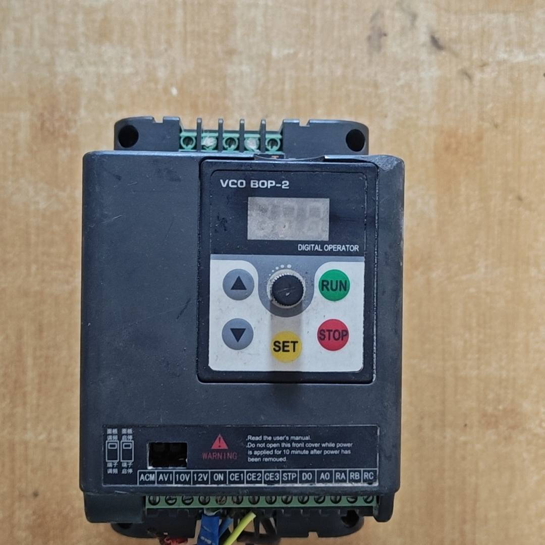 鑫盛达变频器XSD300-1.5G3议价 也可为维修！！