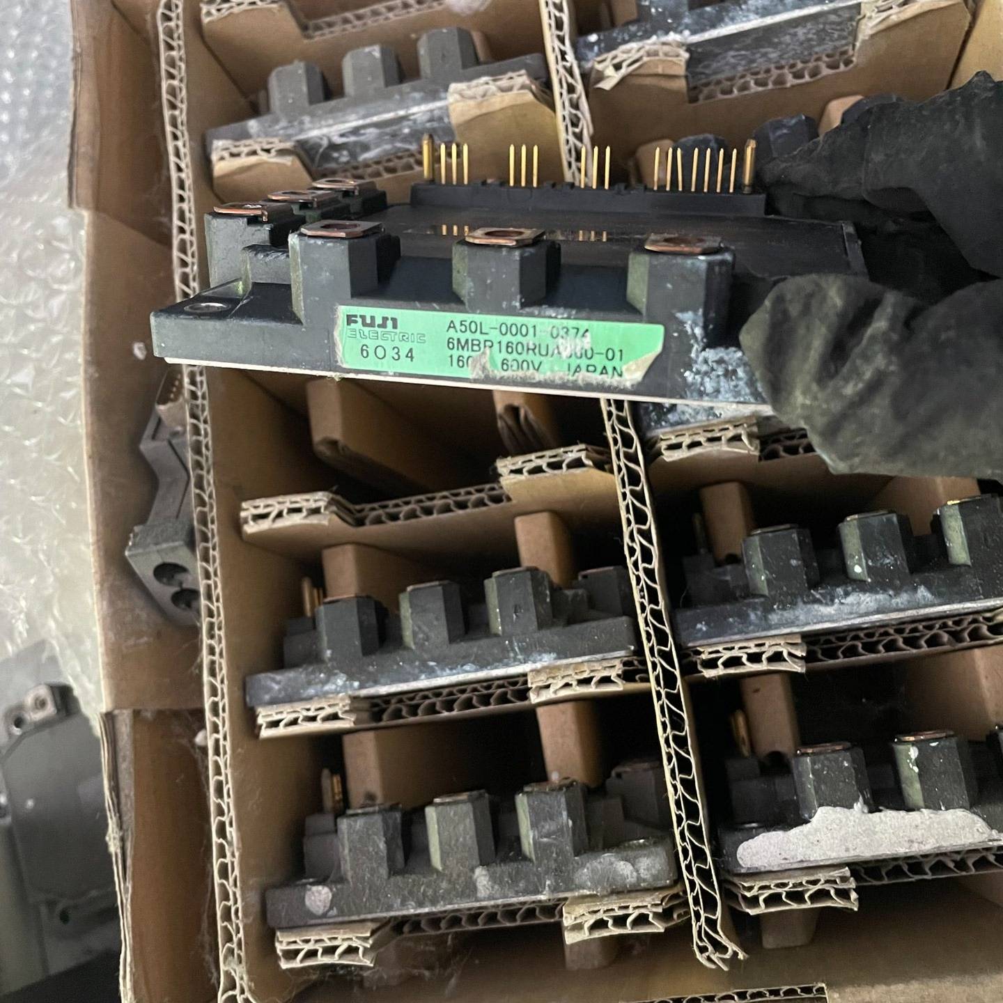 6MBP160RUA060-01 A50L-0001-037议价 也可为维修！！