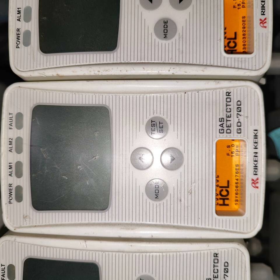 GAS DETECTOR   GD-70D  气体探议价 也可为维修！！