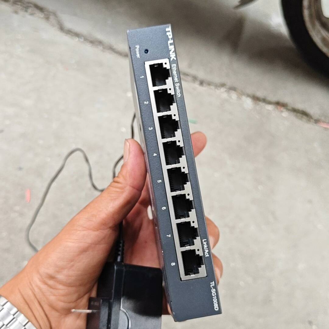 TP-LlNK  TL-SG1008D 全千兆以议价 也可为维修！！
