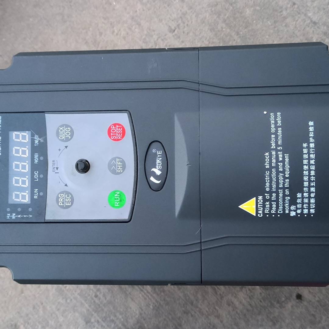 日业7.5KW变频器CM530-4T7R5G议价 也可为维修!!