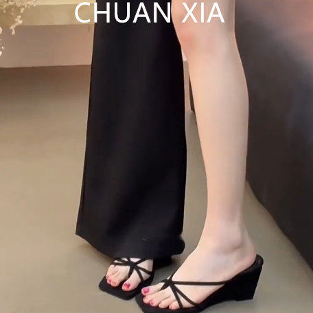 羊皮版~高级感细带夹趾凉鞋女黑色坡跟高跟鞋不累脚真皮凉拖鞋