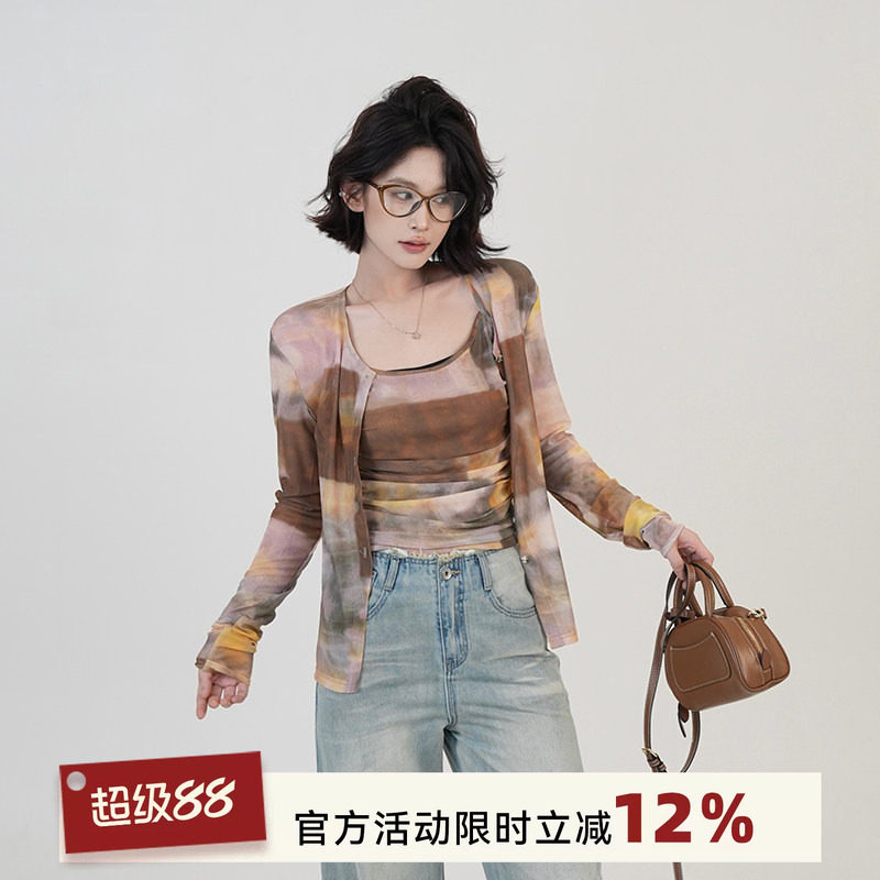 咖色吴童童吊带背心韩系图片