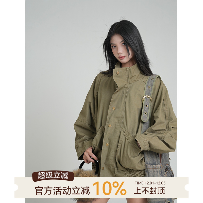 吴童童军绿色立领长袖牛仔外套