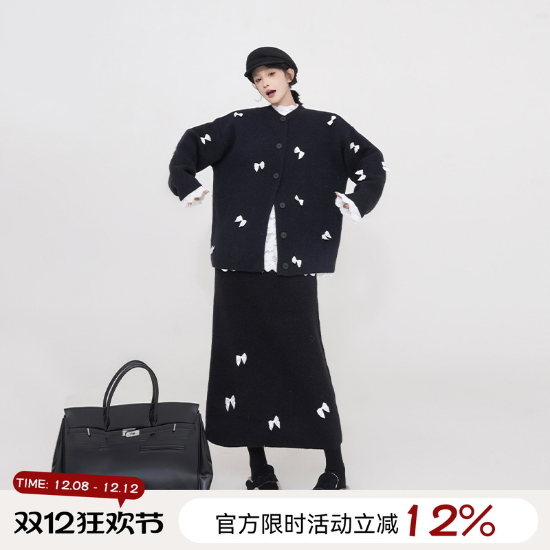 吴童童蝴蝶结加厚长袖毛衣外套